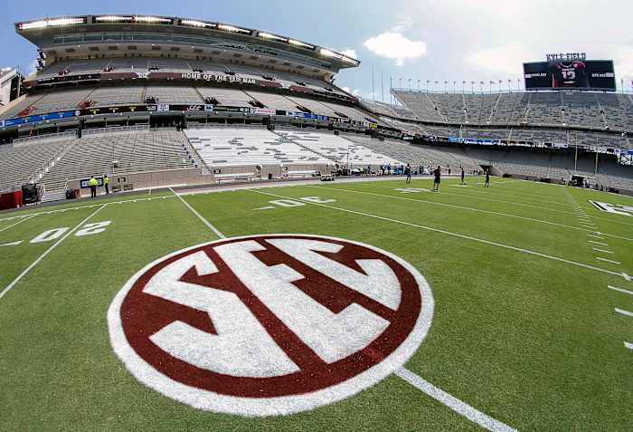 9527592-ncaa-football-ucla-at-texas-aampampm